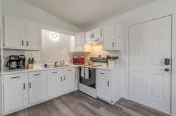 Rojo Puerta 302 in Wimberley