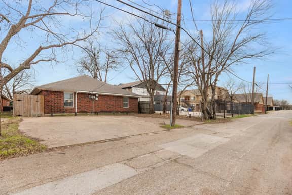 Cozy 4BR Near Baylor & Downtown Waco