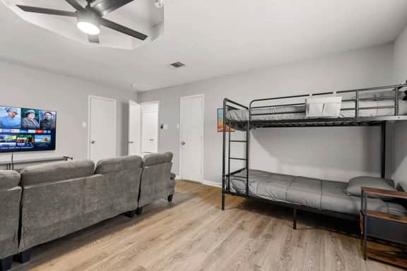 Cozy 4BR Near Baylor & Downtown Waco