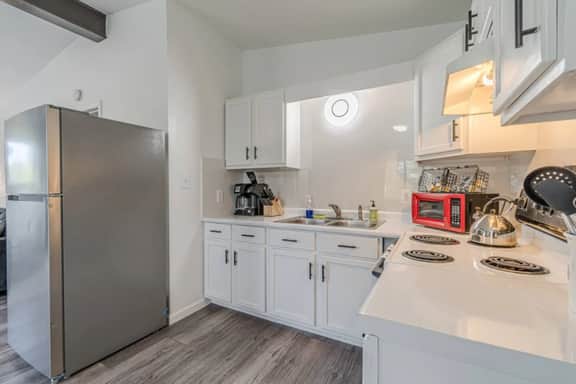 Rojo Puerta 302 in Wimberley