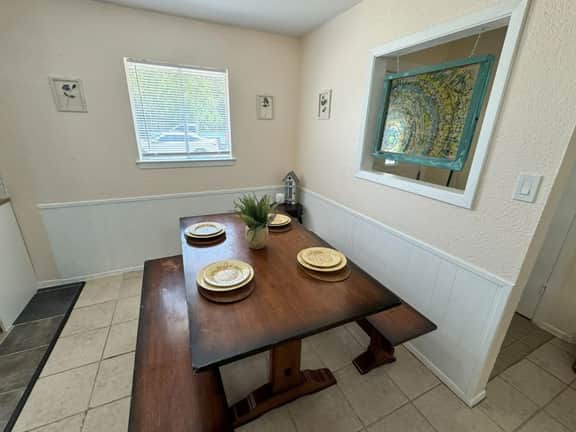 Rustic Charm near Domain, Q2