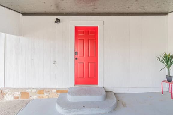 Rojo Puerta 302 in Wimberley